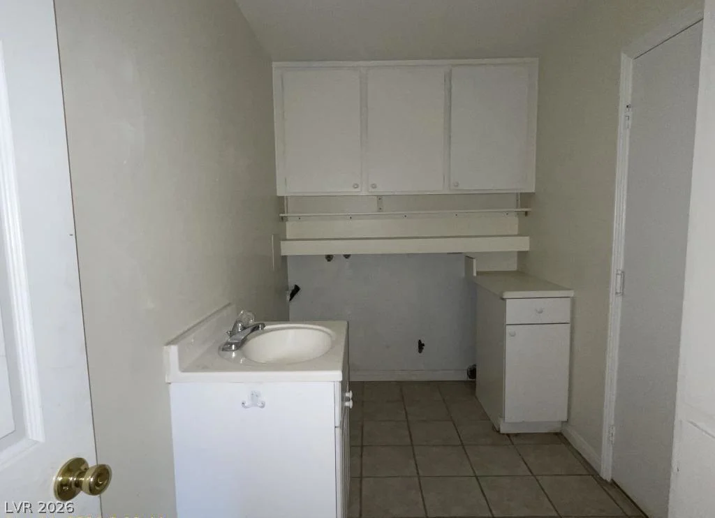 2438 El Paseo, Las Vegas, NV 89121
