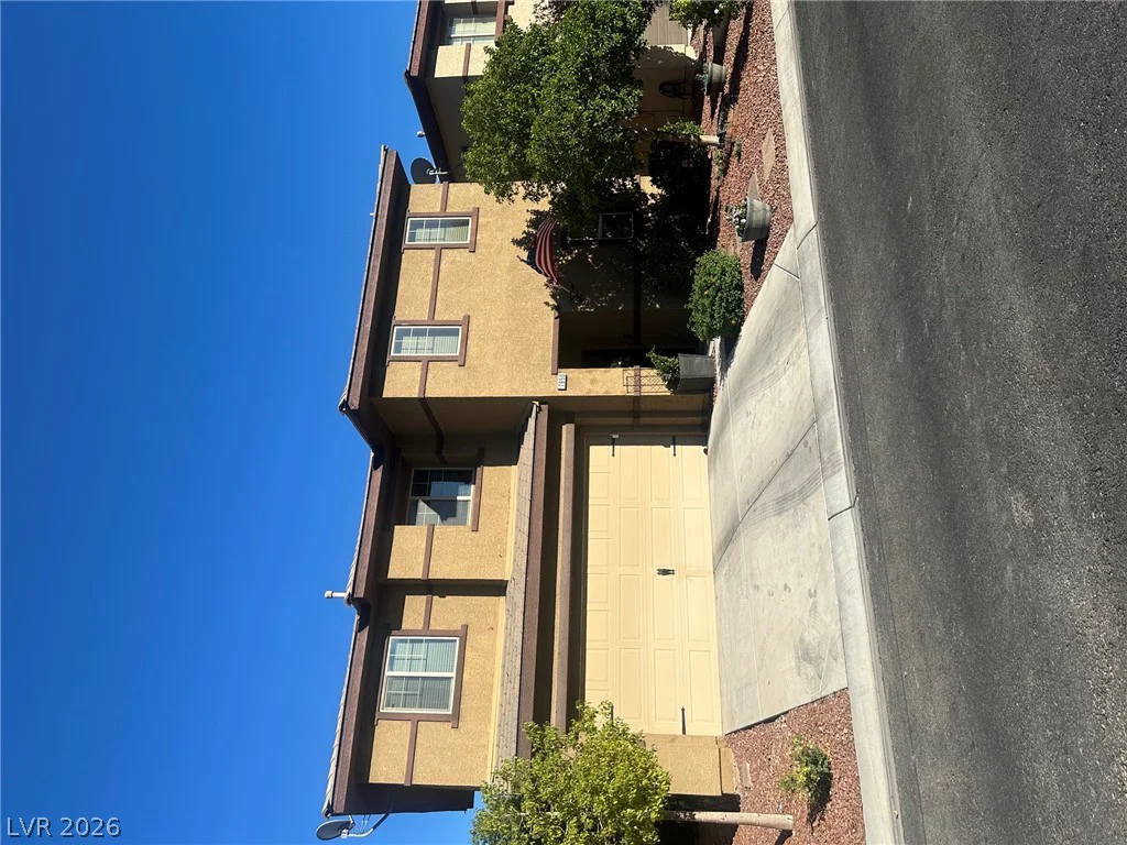 7950 Blue Lake Peak, Las Vegas, NV 89166