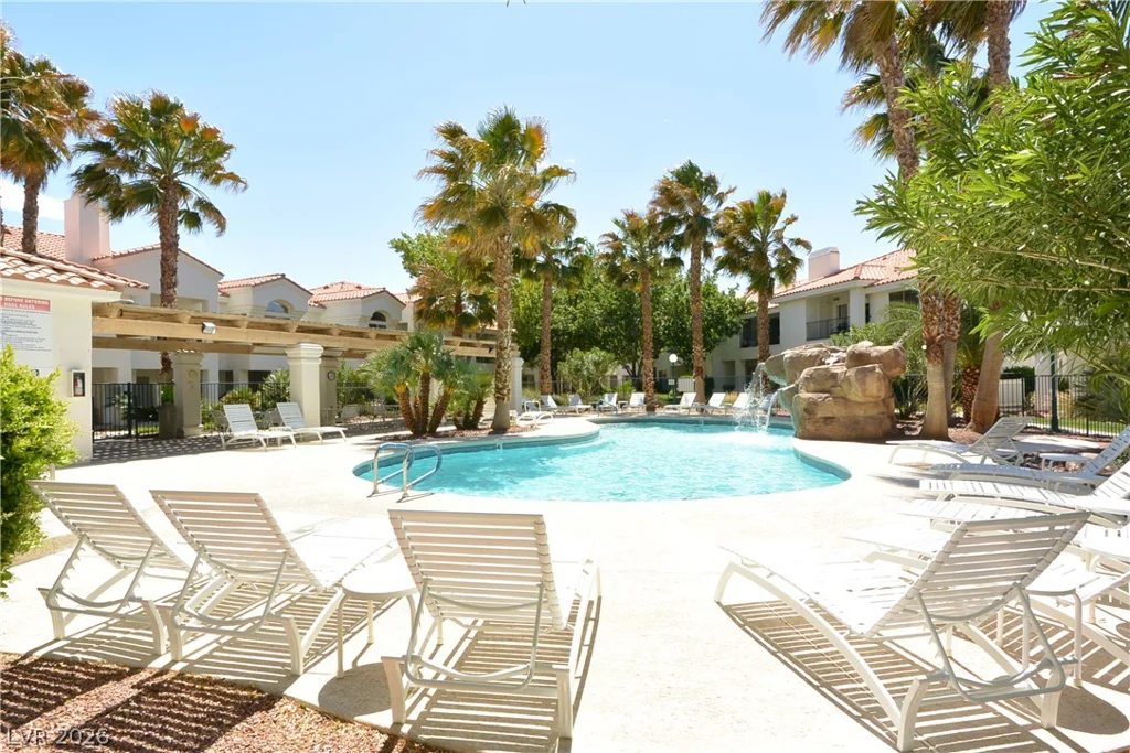 7652 Rolling View, Las Vegas, NV 89149