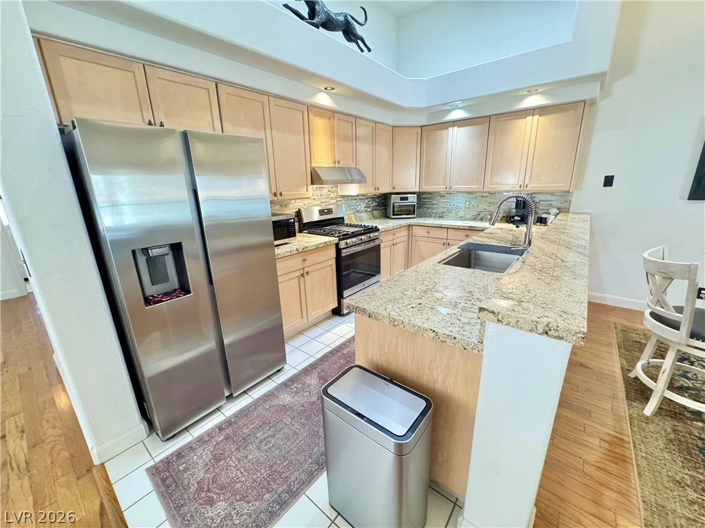 7652 Rolling View, Las Vegas, NV 89149