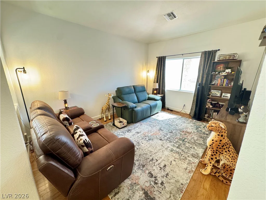 7652 Rolling View, Las Vegas, NV 89149