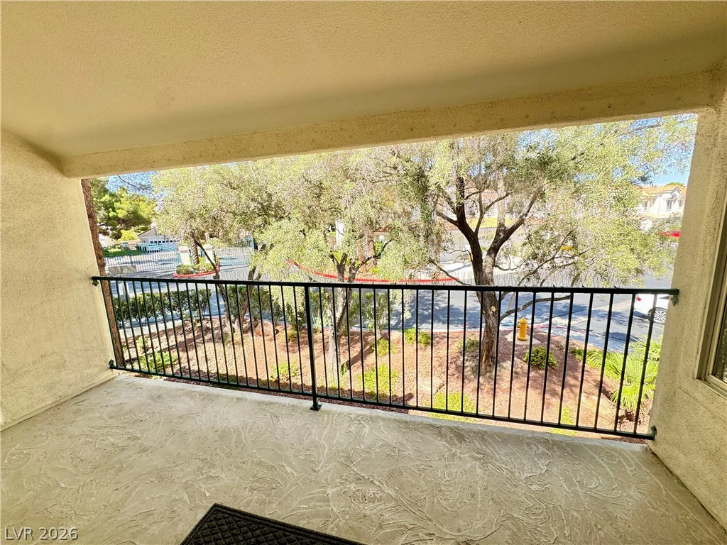 7652 Rolling View, Las Vegas, NV 89149