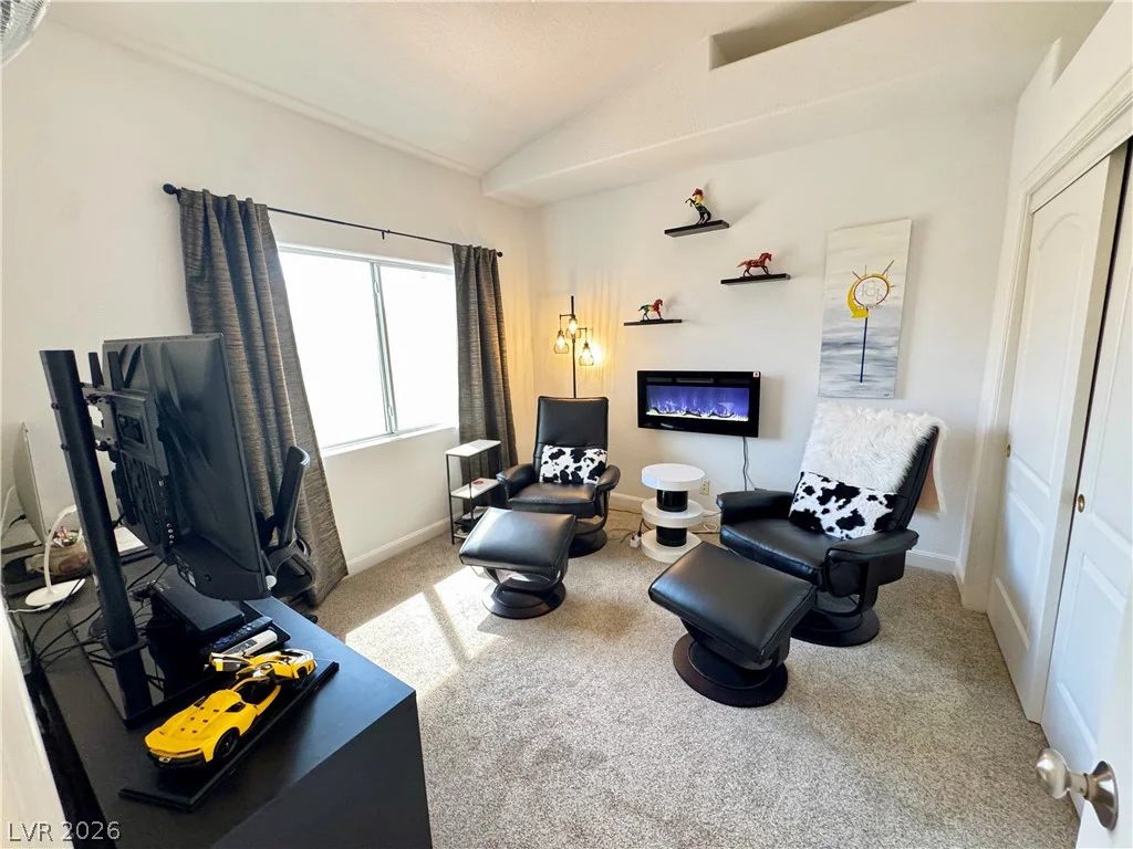 7652 Rolling View, Las Vegas, NV 89149