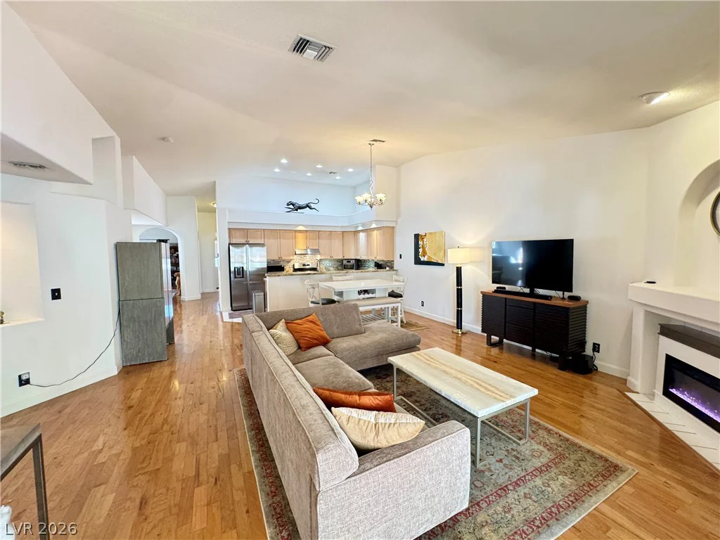 7652 Rolling View, Las Vegas, NV 89149