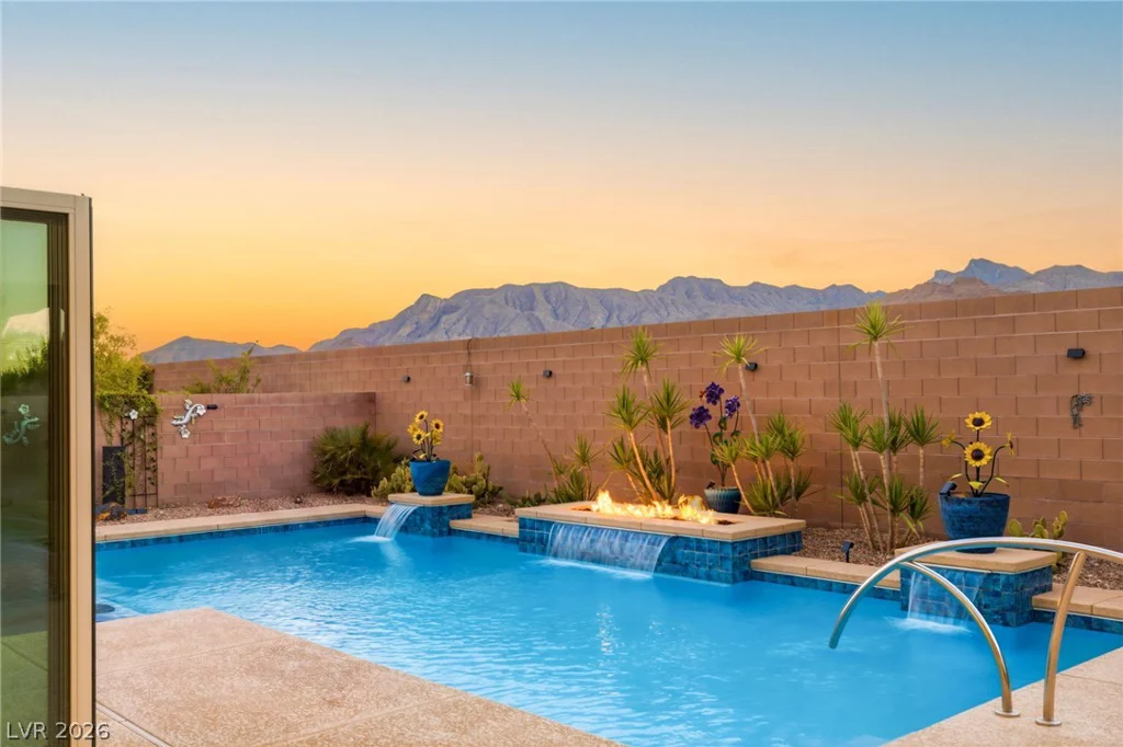 6125 Pebble Glen, Las Vegas, NV 89149