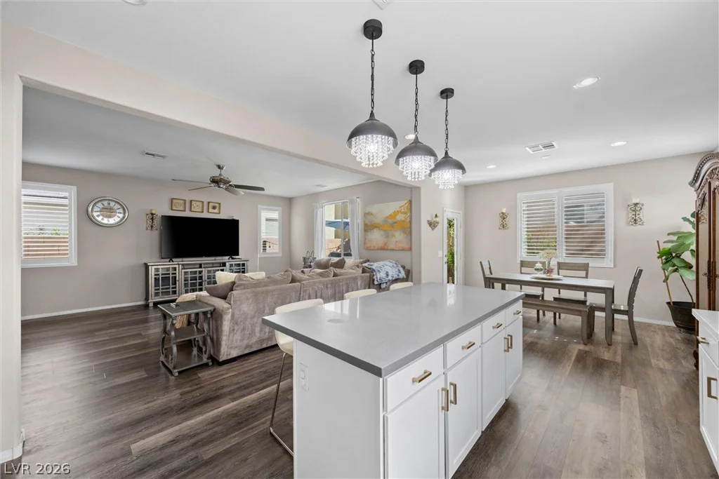 10195 Sunny Peak, Las Vegas, NV 89148