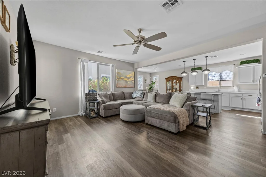 10195 Sunny Peak, Las Vegas, NV 89148