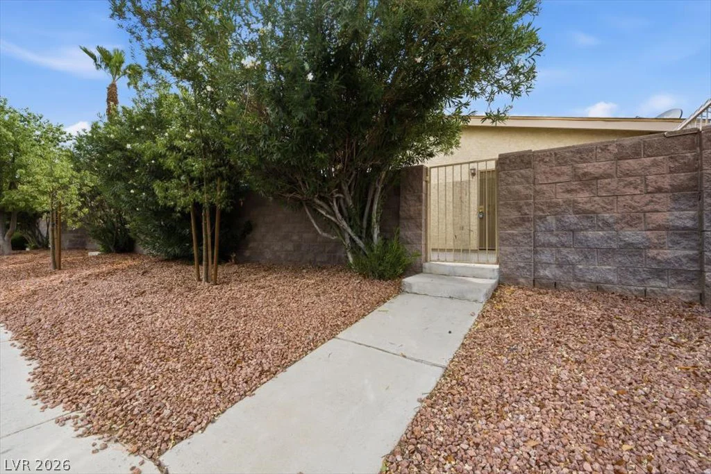 2261 Tall Pine, Las Vegas, NV 89108