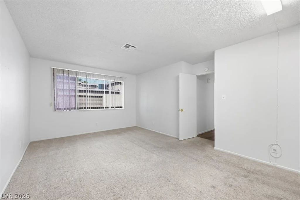 2261 Tall Pine, Las Vegas, NV 89108