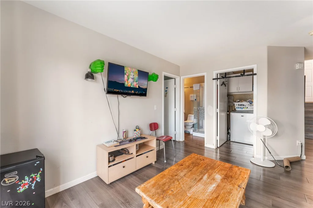 5348 Reardon, North Las Vegas, NV 89031