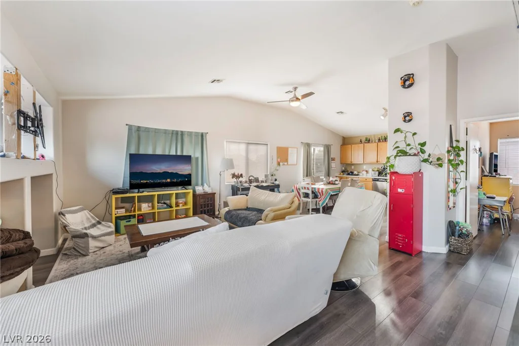 5348 Reardon, North Las Vegas, NV 89031