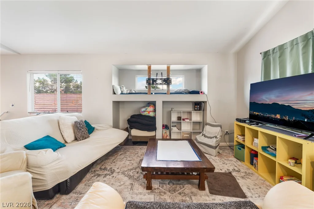 5348 Reardon, North Las Vegas, NV 89031