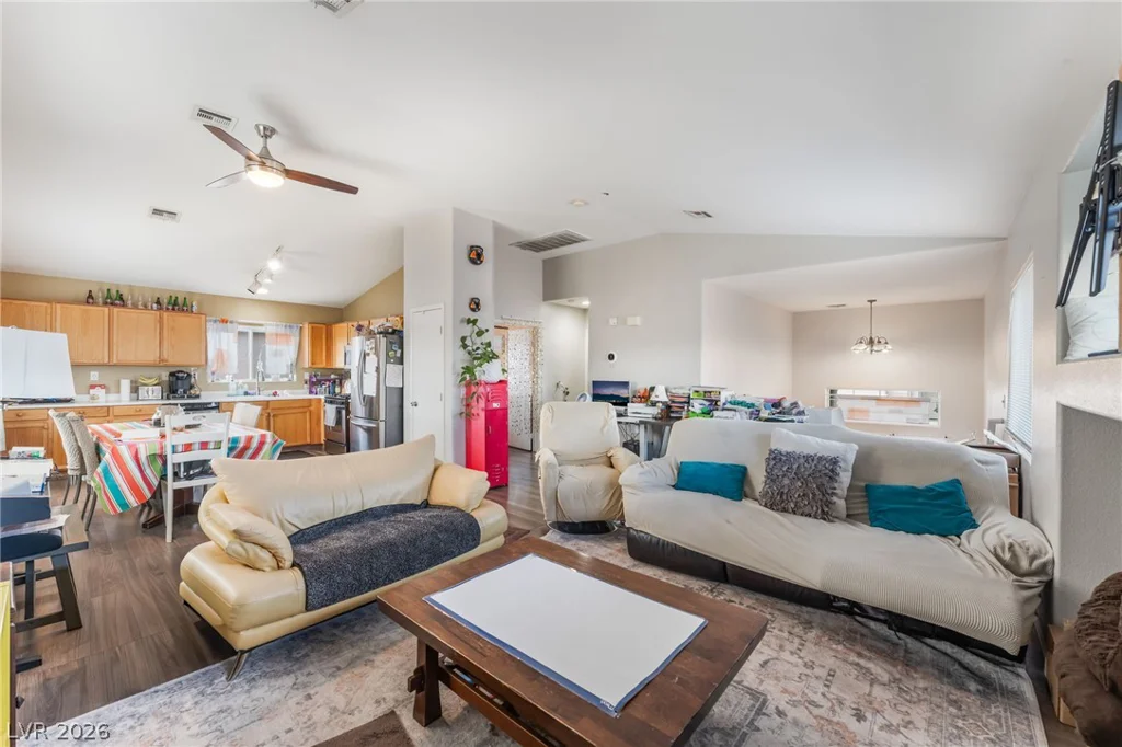 5348 Reardon, North Las Vegas, NV 89031