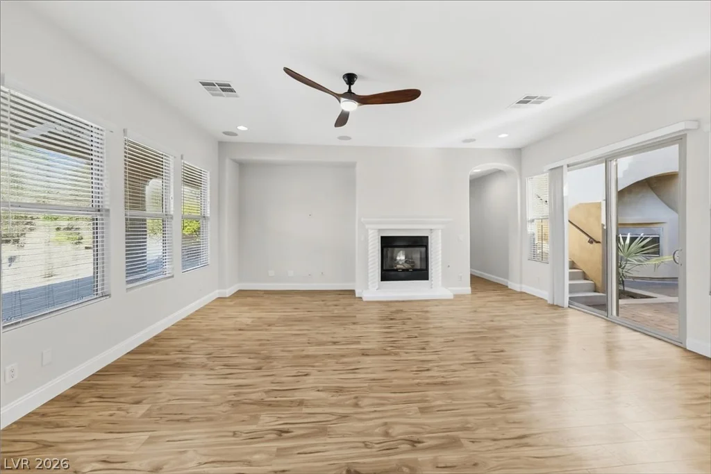 7763 Roaring Springs, Las Vegas, NV 89113