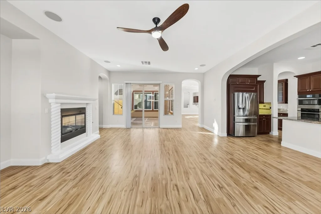 7763 Roaring Springs, Las Vegas, NV 89113