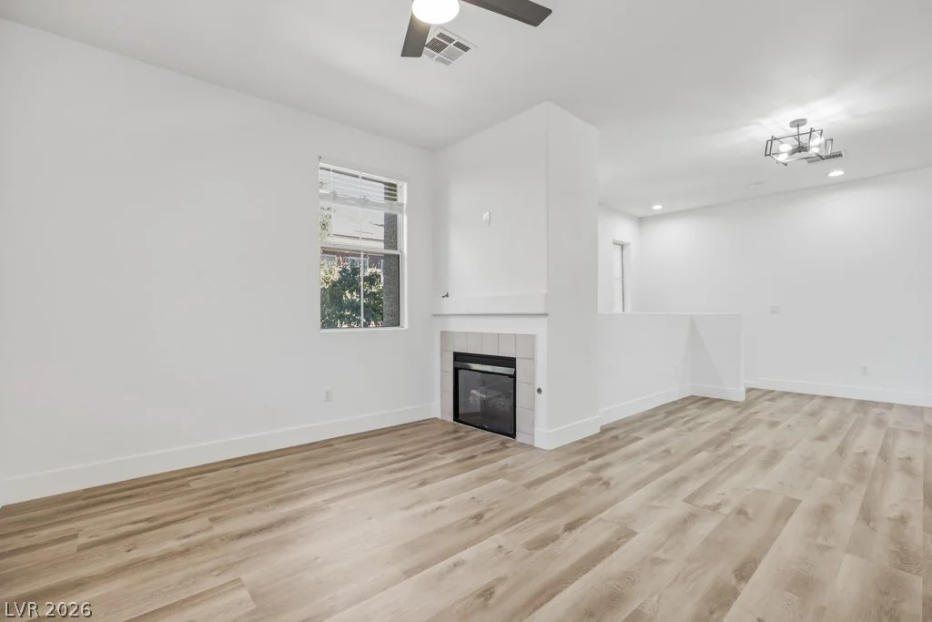 10180 Delray Beach, Las Vegas, NV 89129