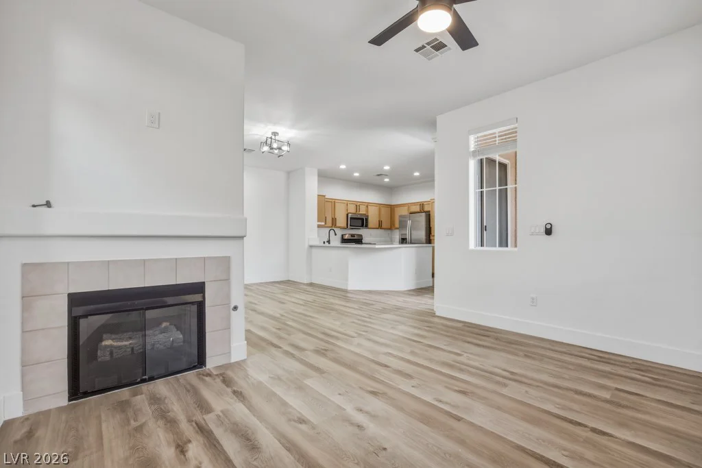 10180 Delray Beach, Las Vegas, NV 89129
