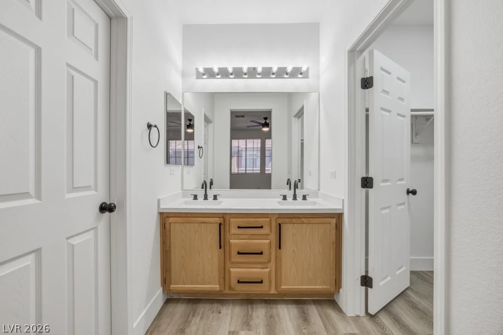 10180 Delray Beach, Las Vegas, NV 89129