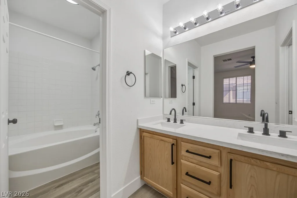 10180 Delray Beach, Las Vegas, NV 89129