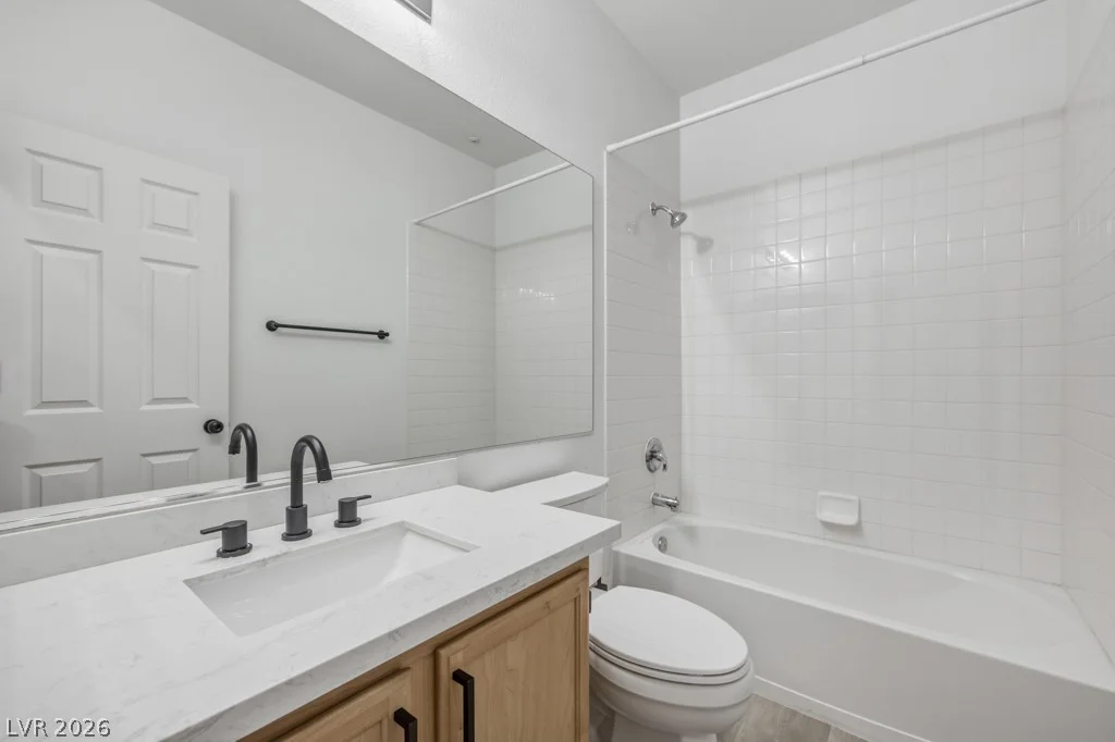 10180 Delray Beach, Las Vegas, NV 89129