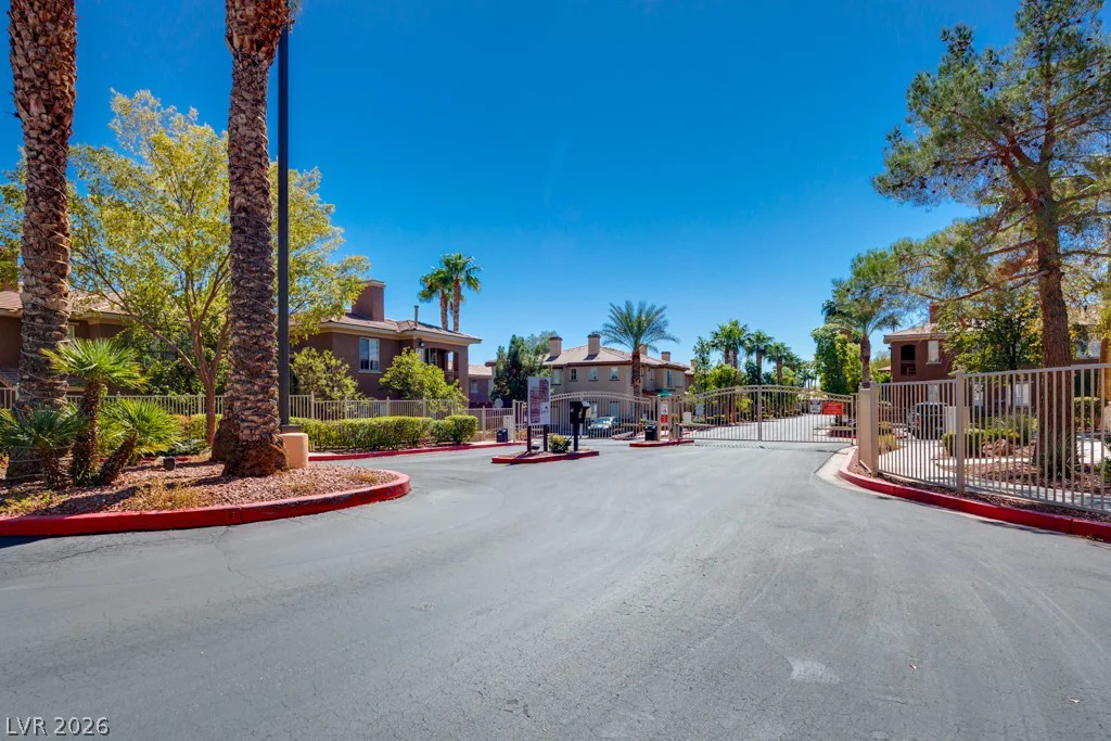 10180 Delray Beach, Las Vegas, NV 89129