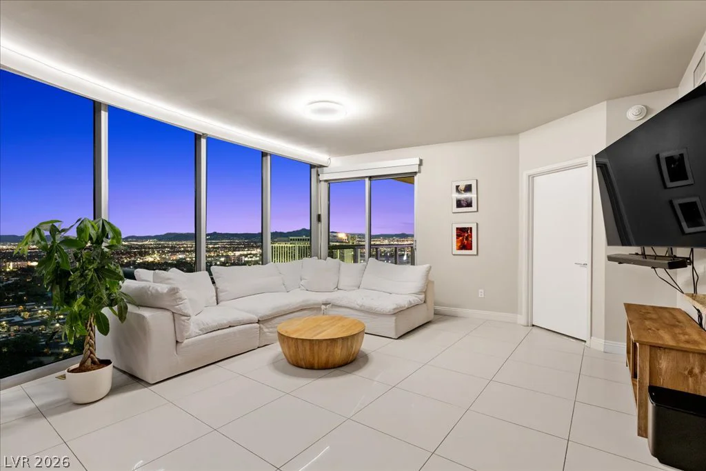 222 Karen, Las Vegas, NV 89109