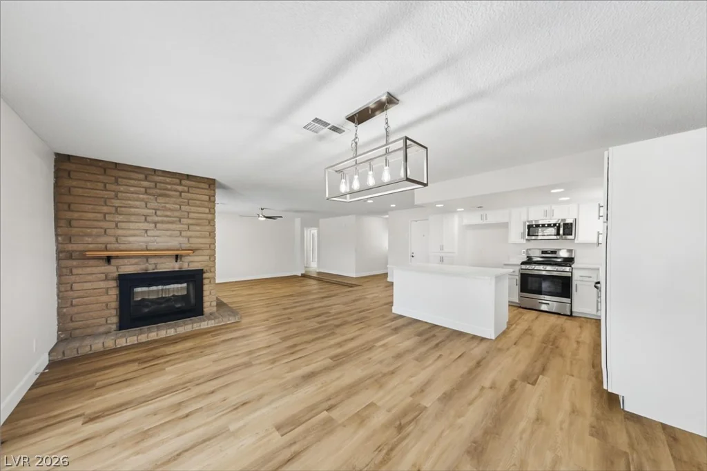 627 Valley View, Henderson, NV 89002