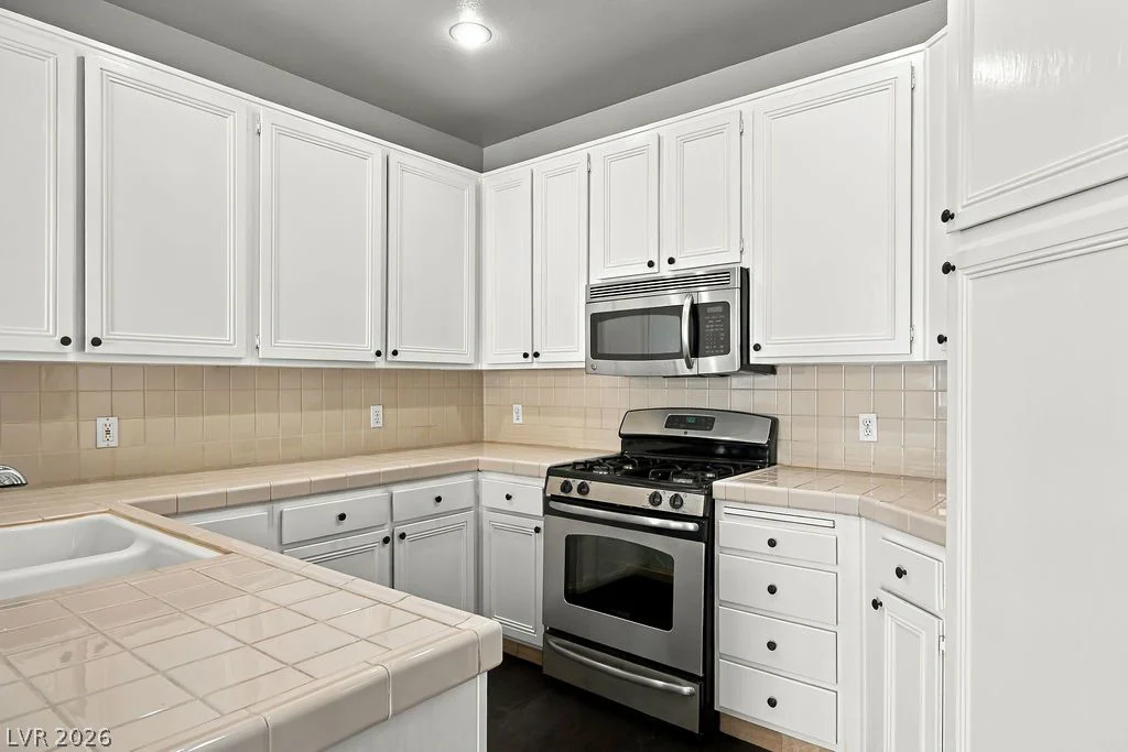9113 Sunnyfield, Las Vegas, NV 89134