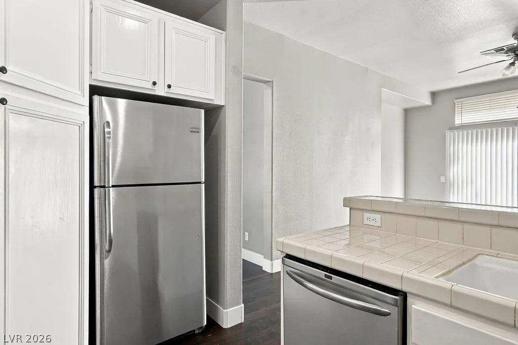 9113 Sunnyfield, Las Vegas, NV 89134