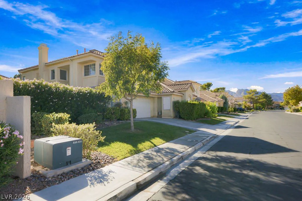 9113 Sunnyfield, Las Vegas, NV 89134