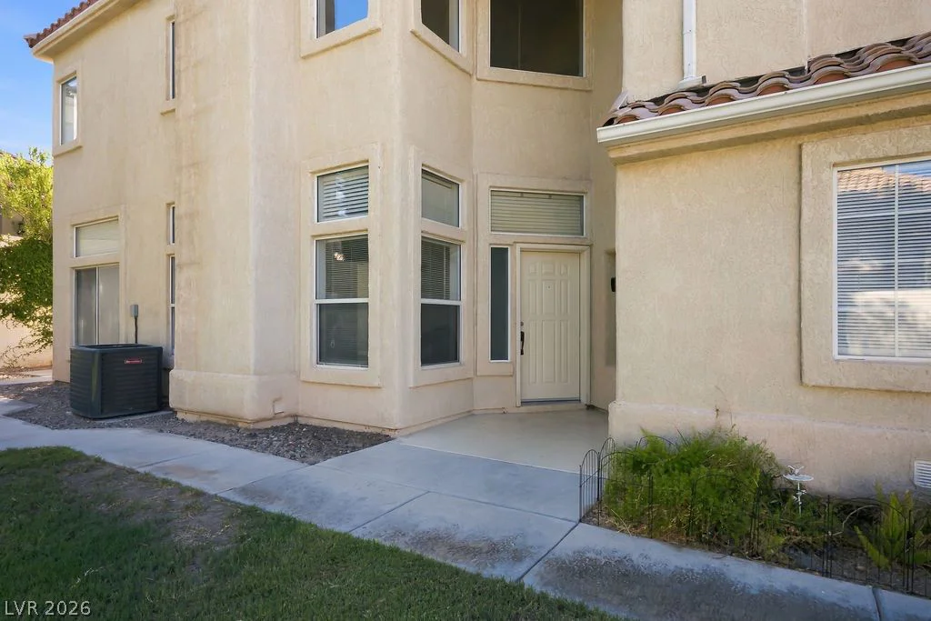 9113 Sunnyfield, Las Vegas, NV 89134