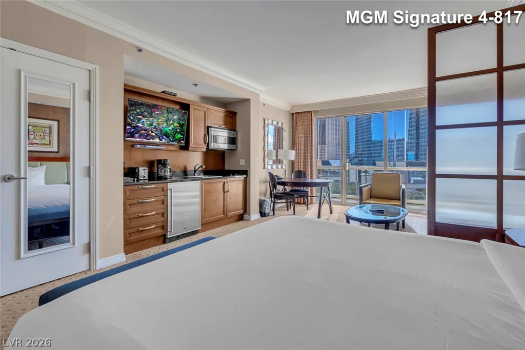 125 Harmon, Las Vegas, NV 89109