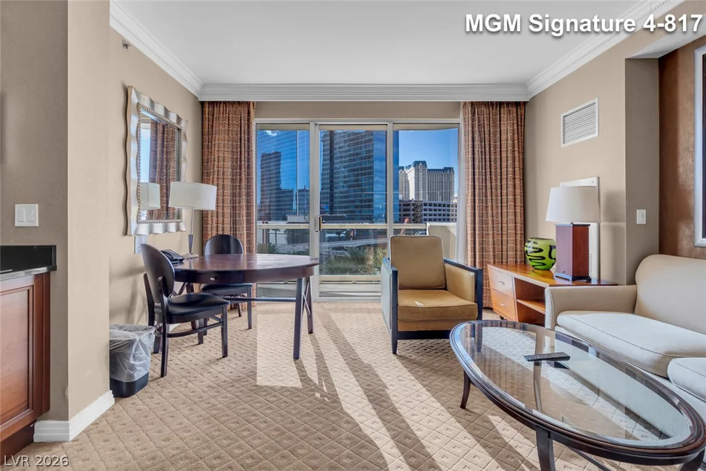 125 Harmon, Las Vegas, NV 89109