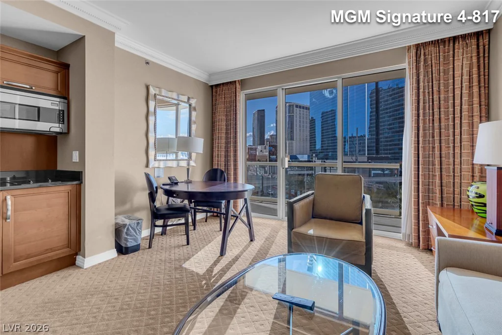 125 Harmon, Las Vegas, NV 89109
