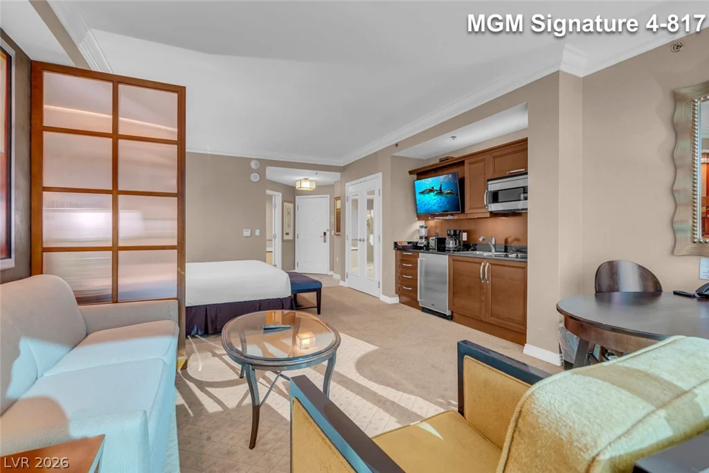 125 Harmon, Las Vegas, NV 89109