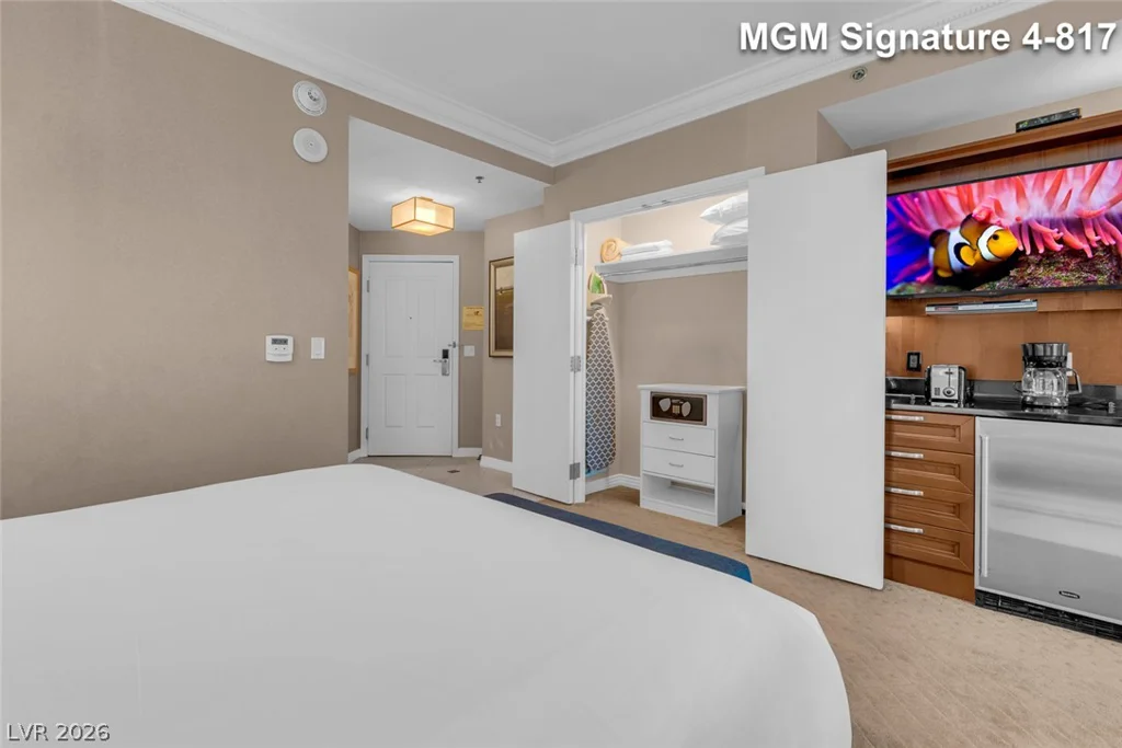125 Harmon, Las Vegas, NV 89109