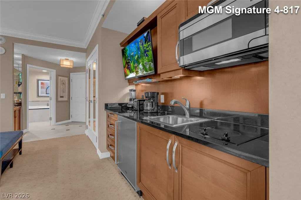 125 Harmon, Las Vegas, NV 89109