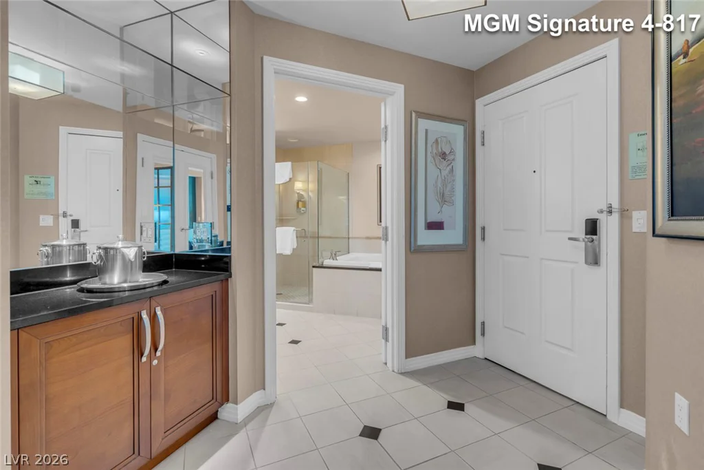 125 Harmon, Las Vegas, NV 89109