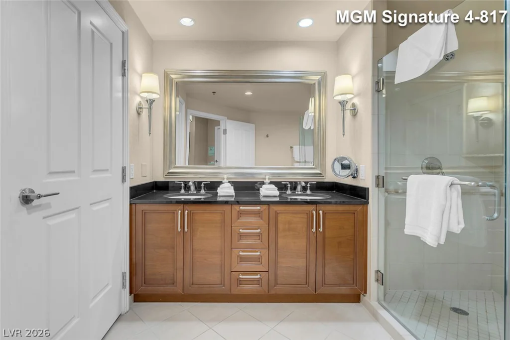 125 Harmon, Las Vegas, NV 89109
