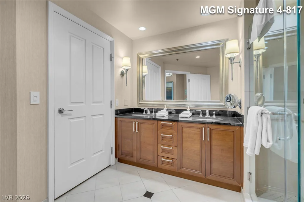 125 Harmon, Las Vegas, NV 89109