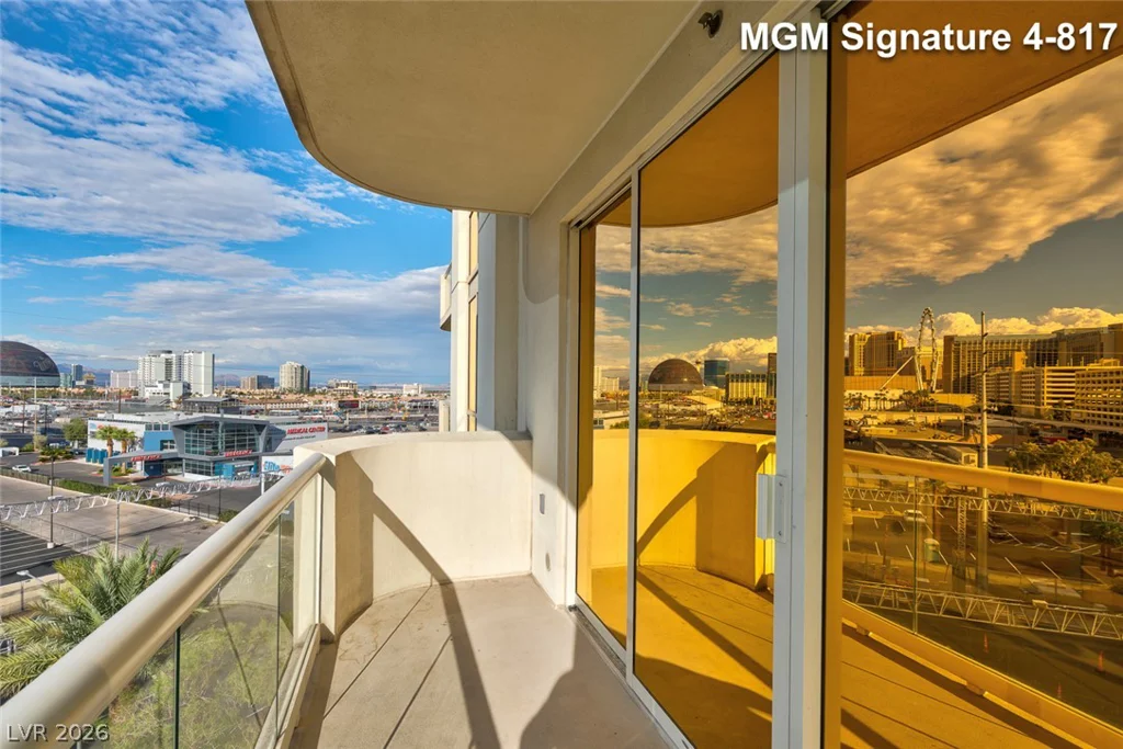 125 Harmon, Las Vegas, NV 89109