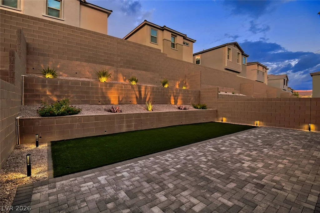 143 Silver Run, Las Vegas, NV 89138