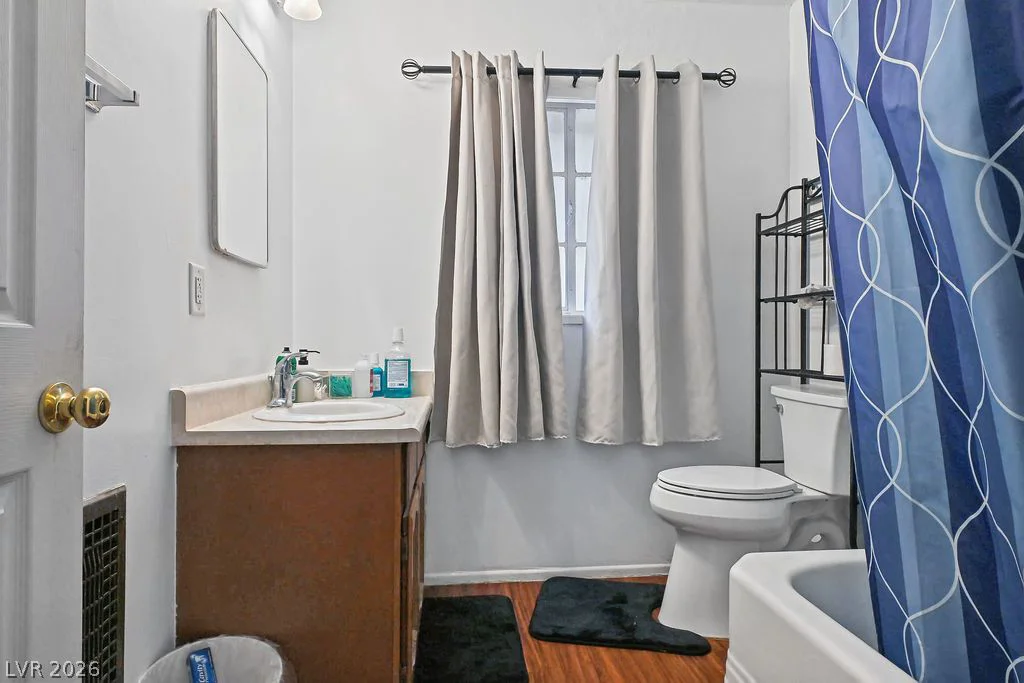 221 Circle, Las Vegas, NV 89101