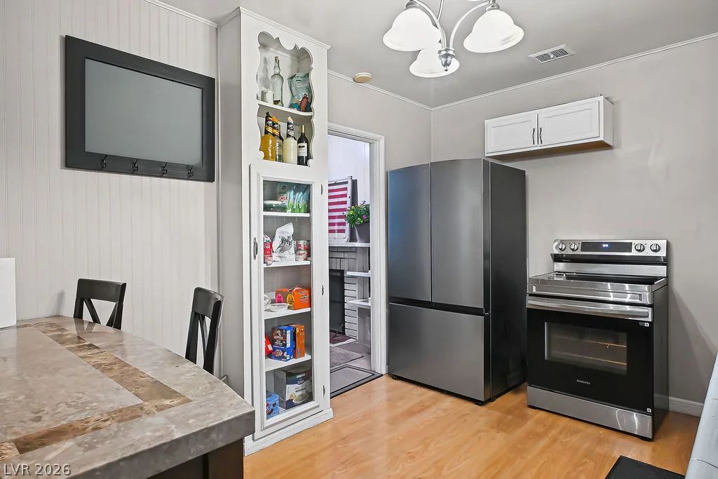 221 Circle, Las Vegas, NV 89101