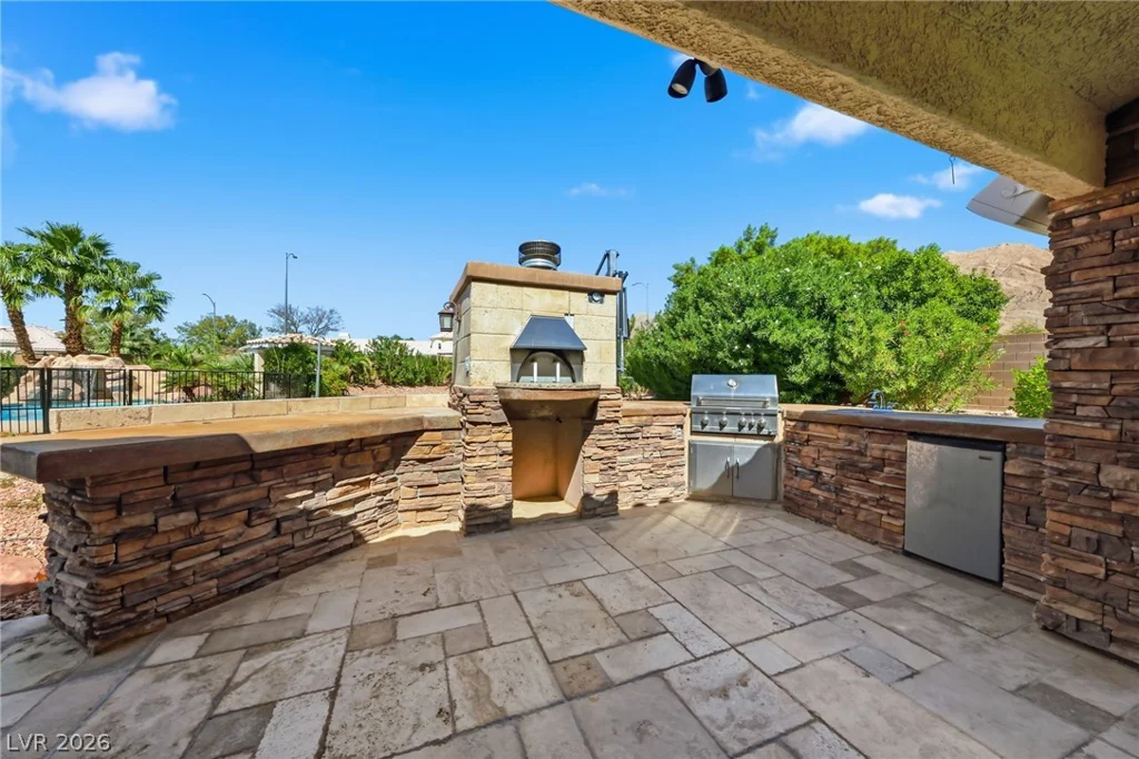 6926 Adobe Villa, Las Vegas, NV 89142