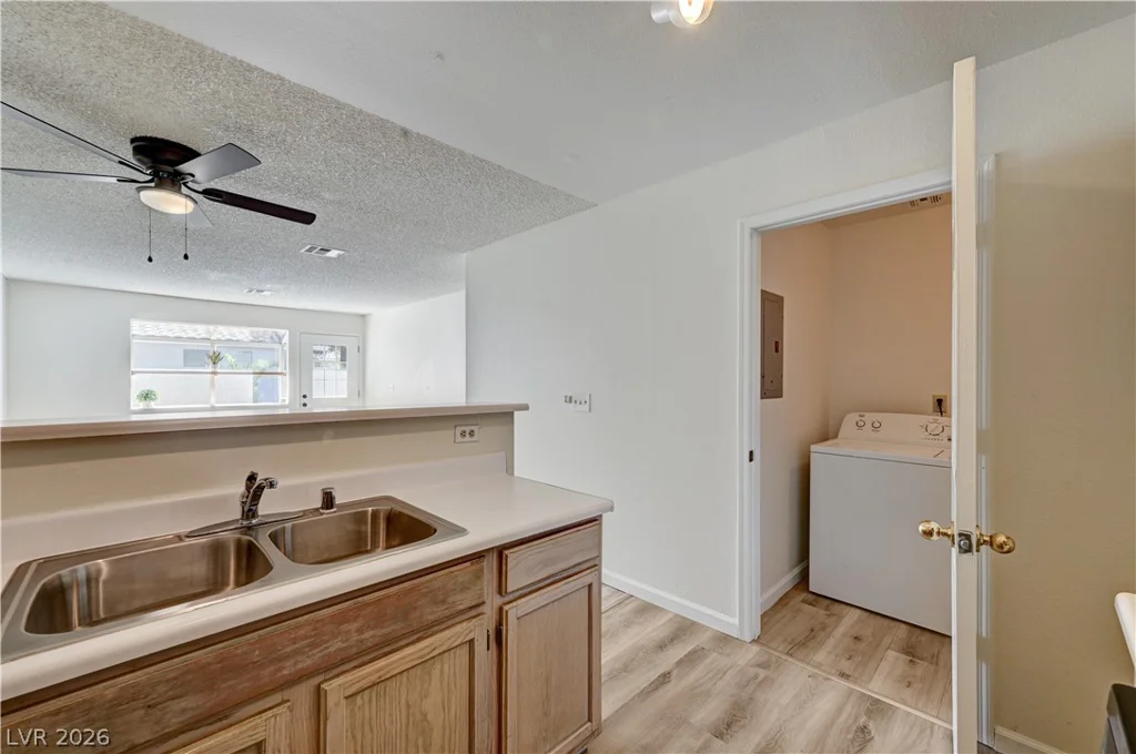 2040 Willowbury, Las Vegas, NV 89108