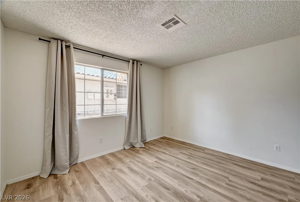 2040 Willowbury, Las Vegas, NV 89108