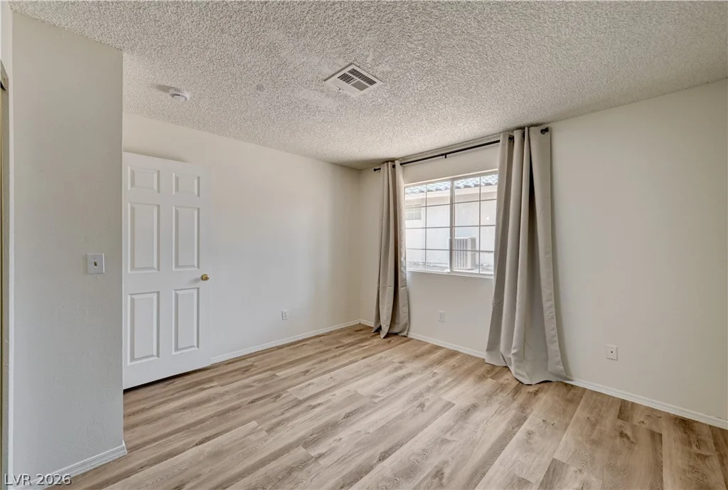2040 Willowbury, Las Vegas, NV 89108