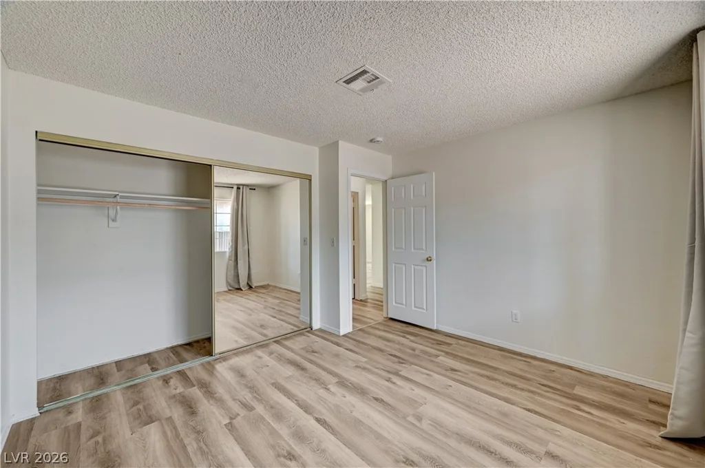 2040 Willowbury, Las Vegas, NV 89108