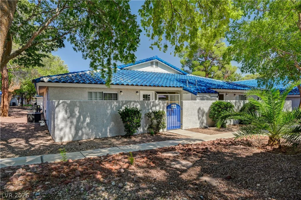 2040 Willowbury, Las Vegas, NV 89108